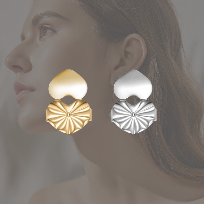 Sydämen muotoinen korvakorun lukko