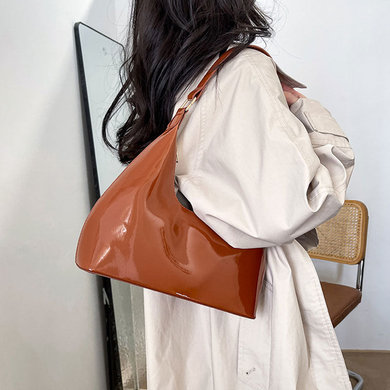 Yksivärinen retro kiiltävä pieni neliön laukku