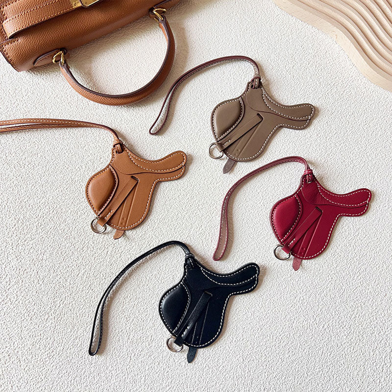 🌟 Mini Saddle Leather Charm – Bag Pendant & Car Mirror Accessory