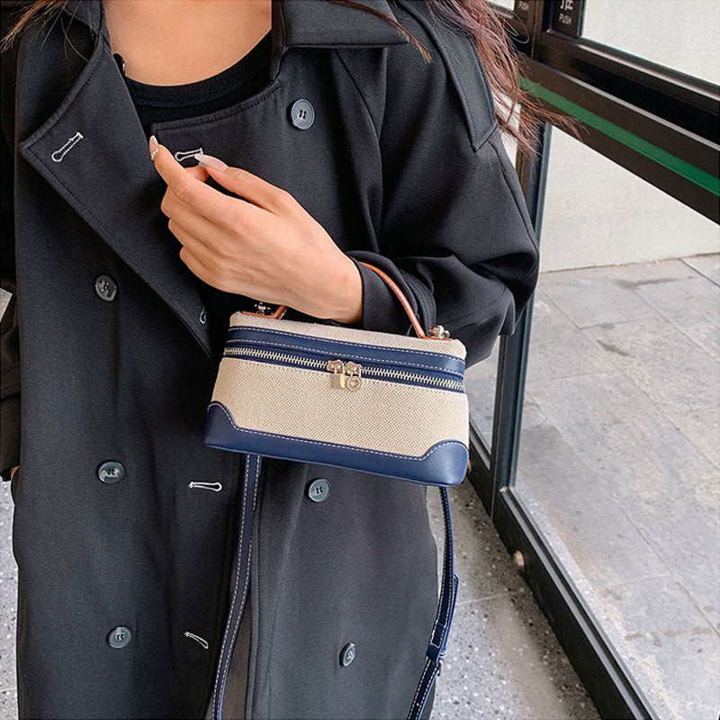 Retro kannettavan tietokoneen pieni neliö tapauksessa Cross Body