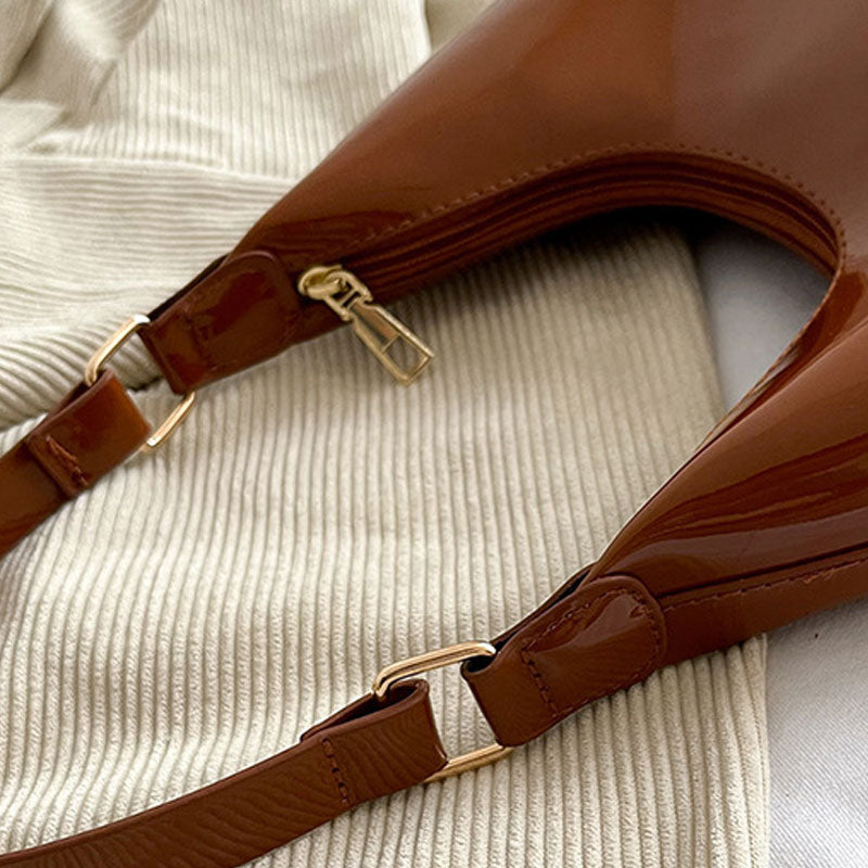 Yksivärinen retro kiiltävä pieni neliön laukku