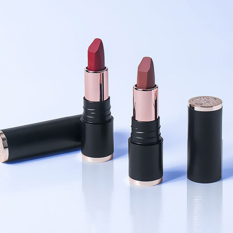 Tarttumaton, pitkäkestoinen huulipuna