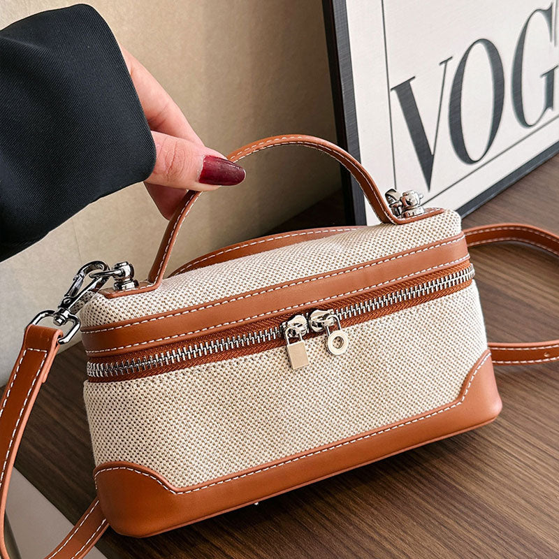 Retro kannettavan tietokoneen pieni neliö tapauksessa Cross Body