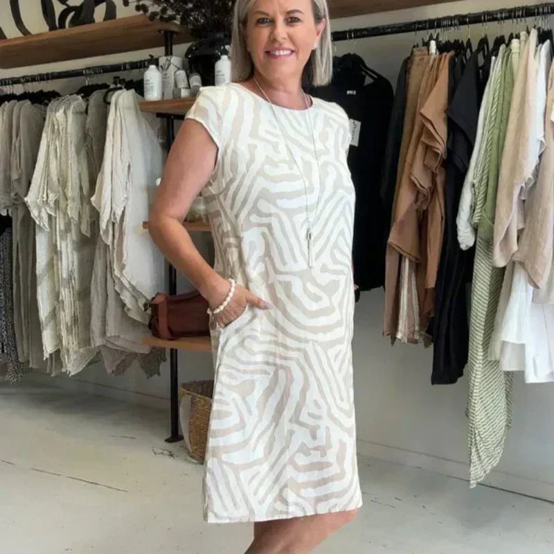 🌸 Kesäinen boheemi kukkamekko, jossa on pyöreä päänti